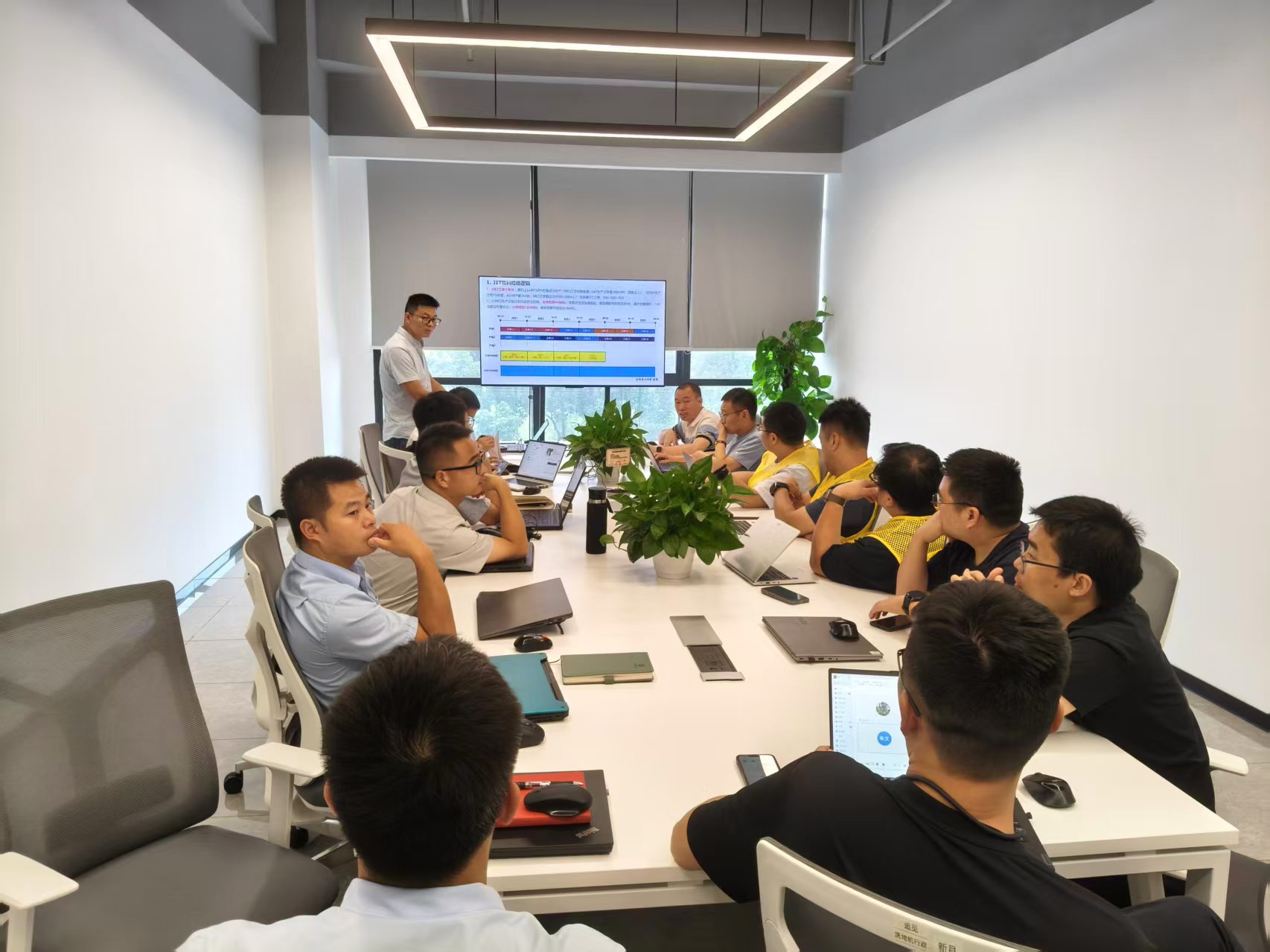 4d428f936c5e31b29747900774384d5.jpg 4d428f936c5e31b29747900774384d5.jpg